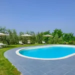 With Pool In Vinci Hills Lägenhet *