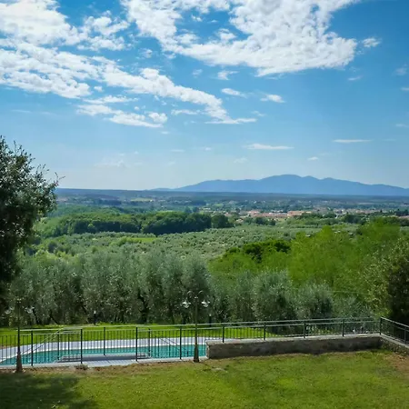 Διαμέρισμα With Pool In Vinci Hills *