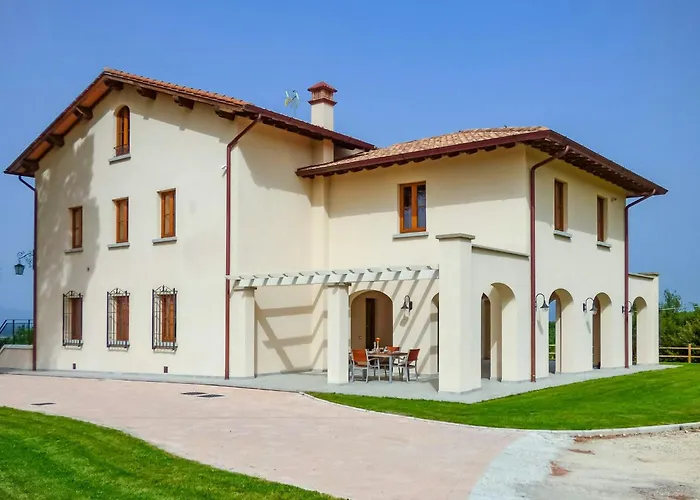 With Pool In Vinci Hills Apartment