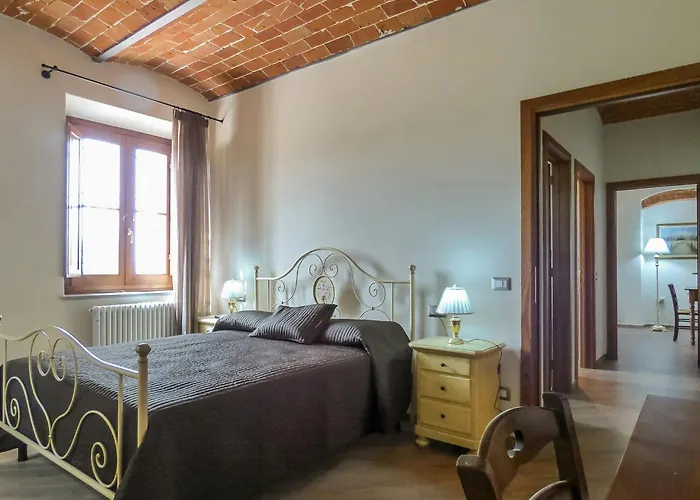 With Pool In Vinci Hills Apartment Lamporecchio